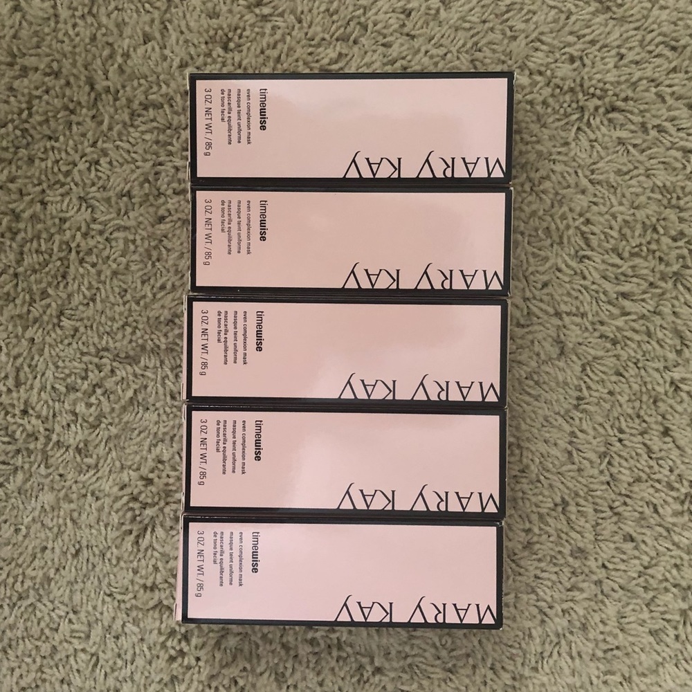 One Mary Kay TimeWise Even Complexion Mask